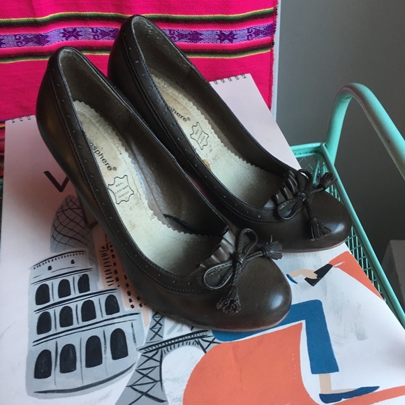 Shoes - Picture 4 of 4